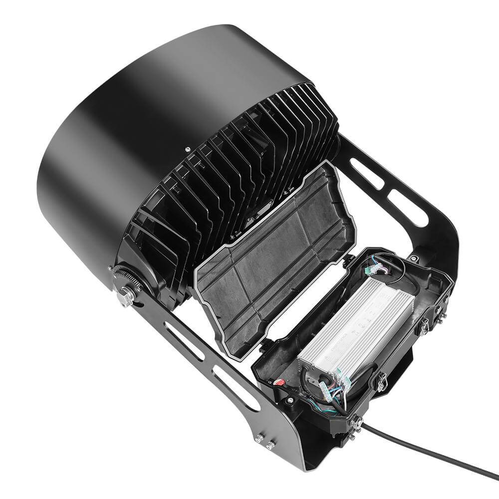 Konlite VEGA Premium LED Stadium Light - 600W - 95,000lm - 5700K - 200-480V - 1500W Equal - 10 Year Warranty